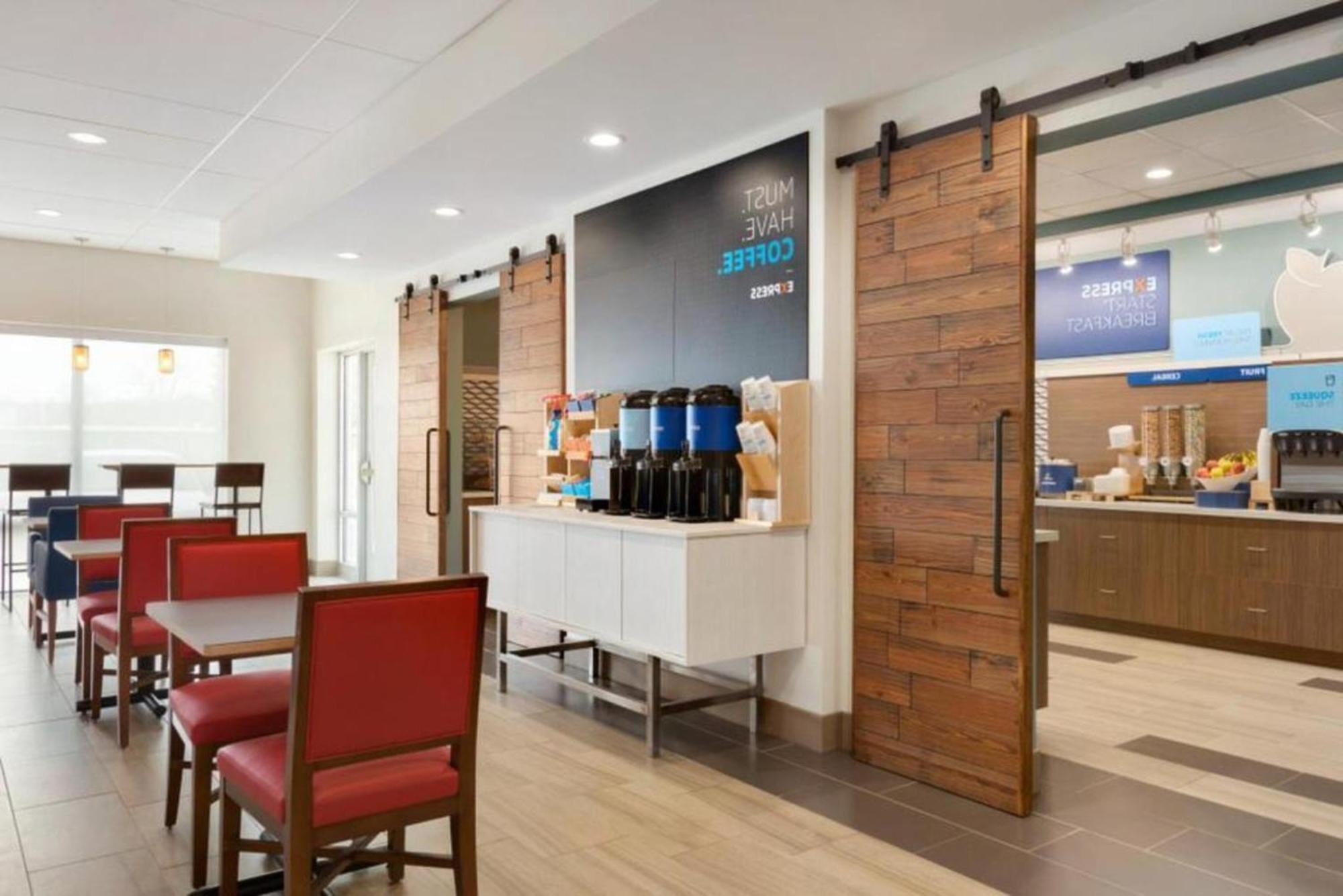 Holiday Inn Express & Suites - Cincinnati Ne - Red Bank Road By Ihg Extérieur photo